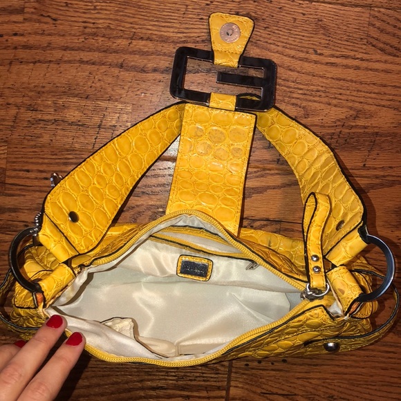 Guess Small Yellow Alligator Satchel - Picture 4 of 5